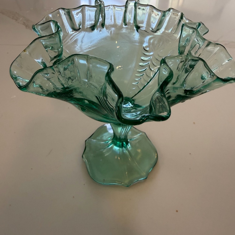 Vintage Fenton Green Glass Decorative Collectible Vase Candy Dish - Picture 10 of 12